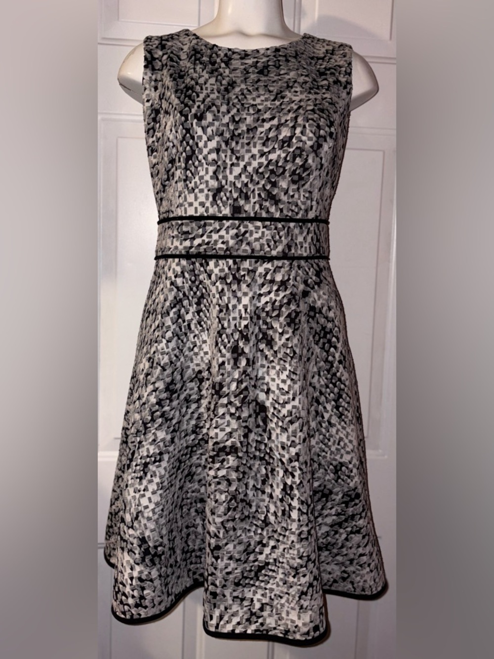 Karl Lagerfeld Paris Printed Laser Cut Fit Flare Knee Length Dress One Size